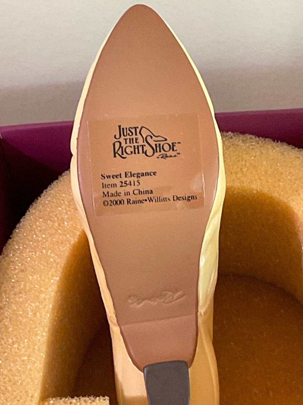 Just the Right Shoe Sculpture “Sweet Elegance” Biltmore Estate Collection W/COA - Picture 6 of 11